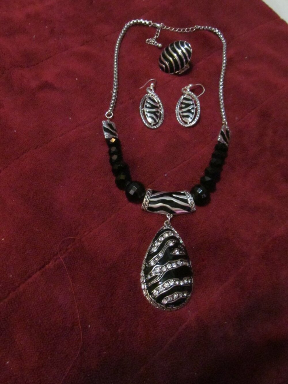 Beautiful black and silver jewelry set necklace earrings ring